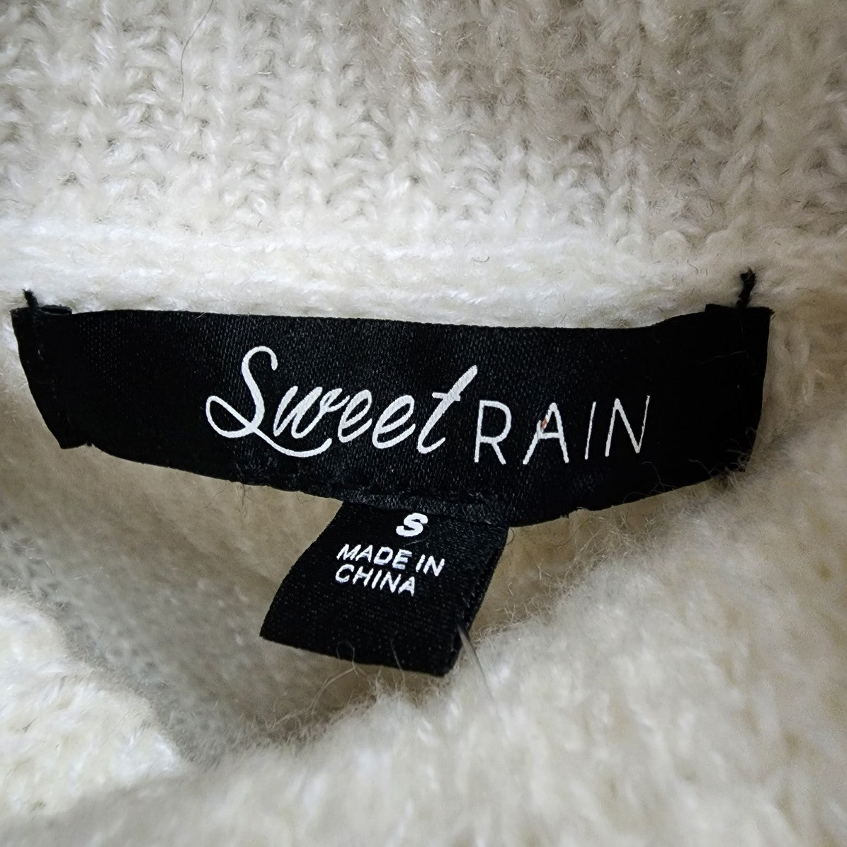 Sweet Rain Cream Knit Turtle Neck Sweater Size S/M