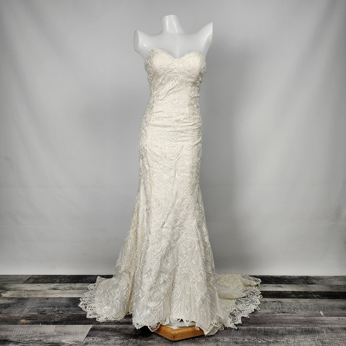 Maggie Sottero Art Deco Lace Mermaid Wedding Gown Size XS