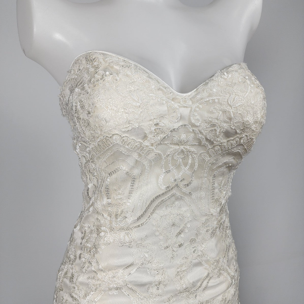 Maggie Sottero Art Deco Lace Mermaid Wedding Gown Size XS
