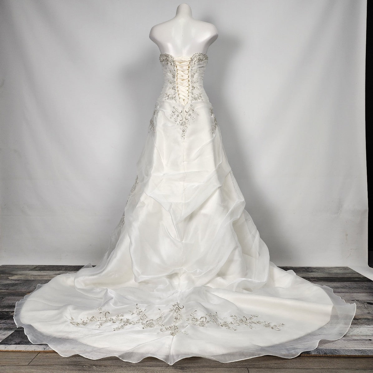 Mori Lee White Silver Floral Embroidered Wedding Gown Size M