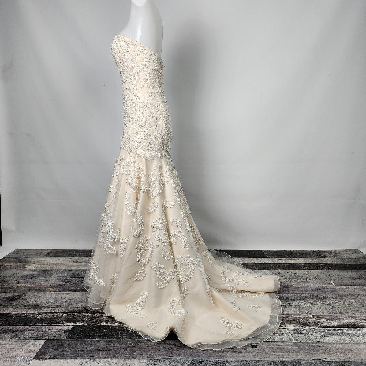 Oleg Cassini Ivory Beaded Wedding Gown Size S