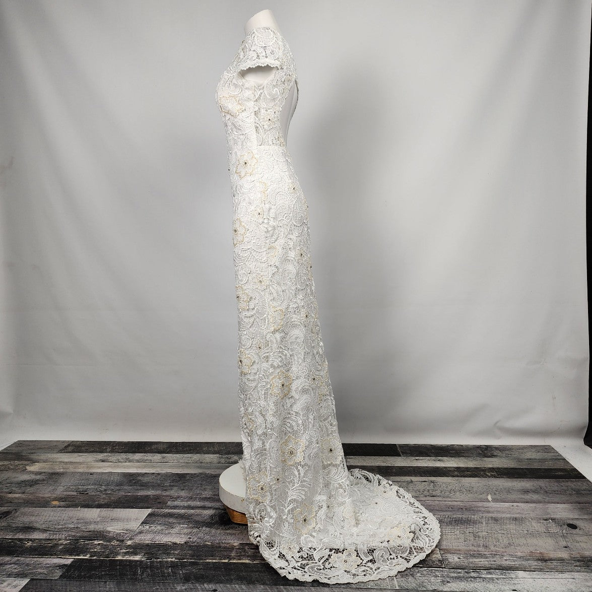 Jadore Evening White Flower Lace Beaded Wedding Gown Size S/M