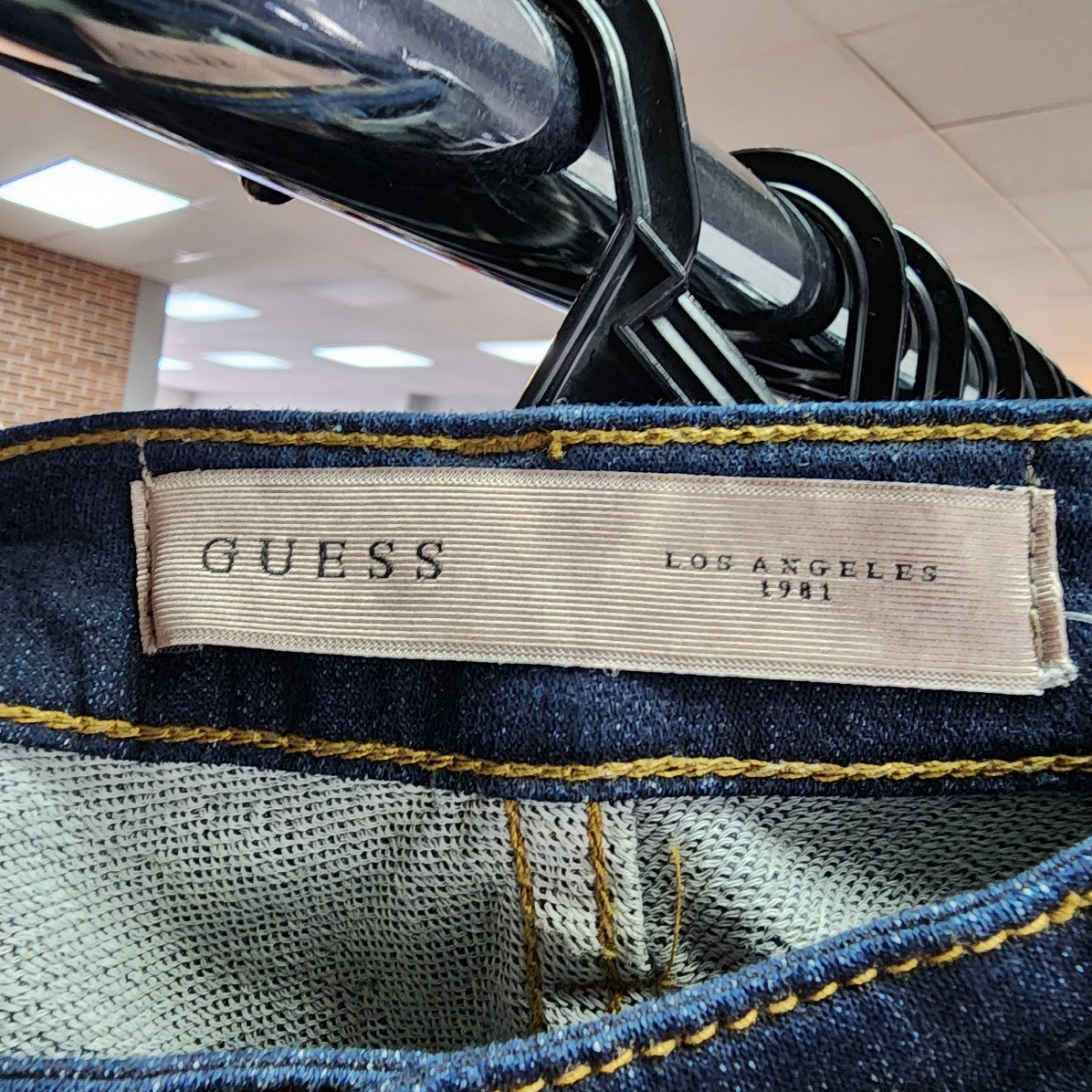 Guess Dark Wash Blue Distressed Jogger Jeans Size 26