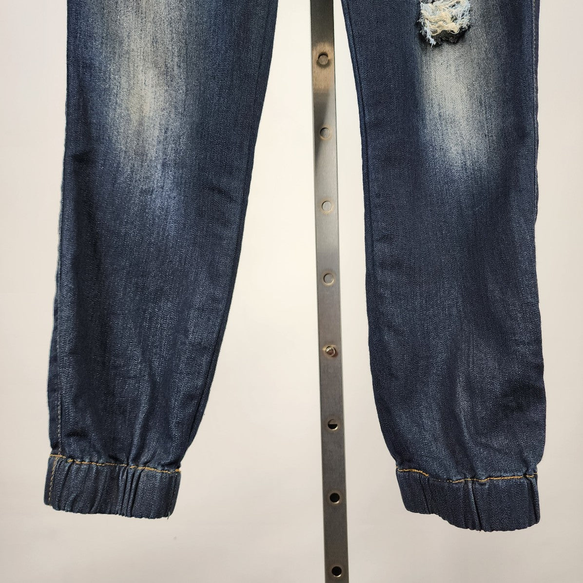 Guess Dark Wash Blue Distressed Jogger Jeans Size 26