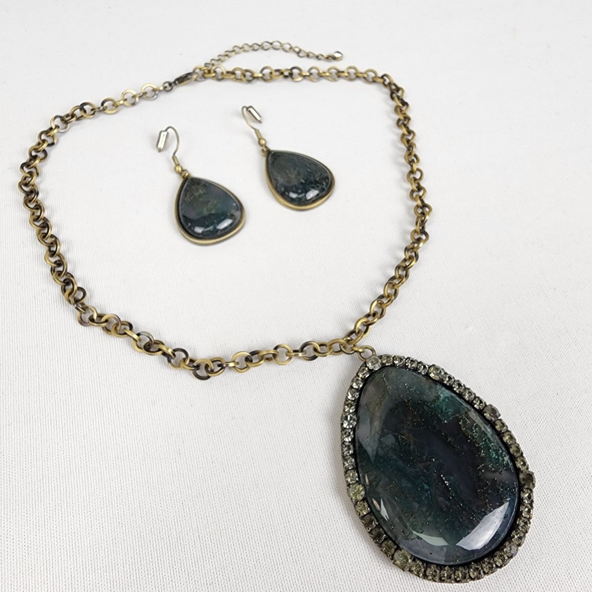 Butler Gold & Black Teardrop Stone Necklace & Hook Earrings Set