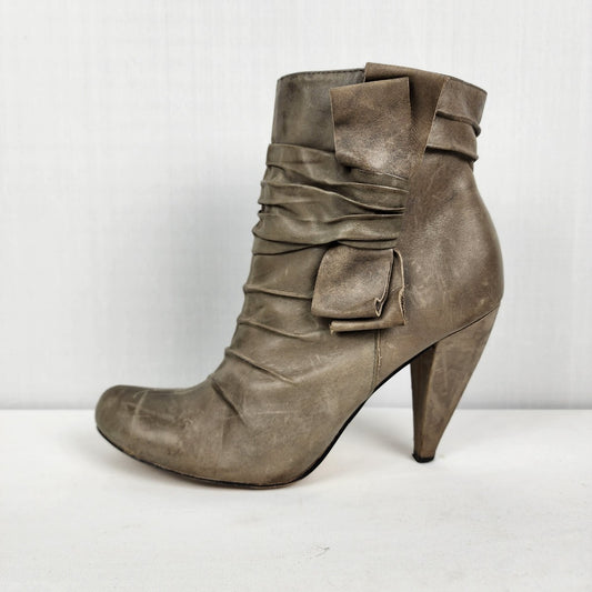 Seychelles Grey Leather Ankle Boots Size 11
