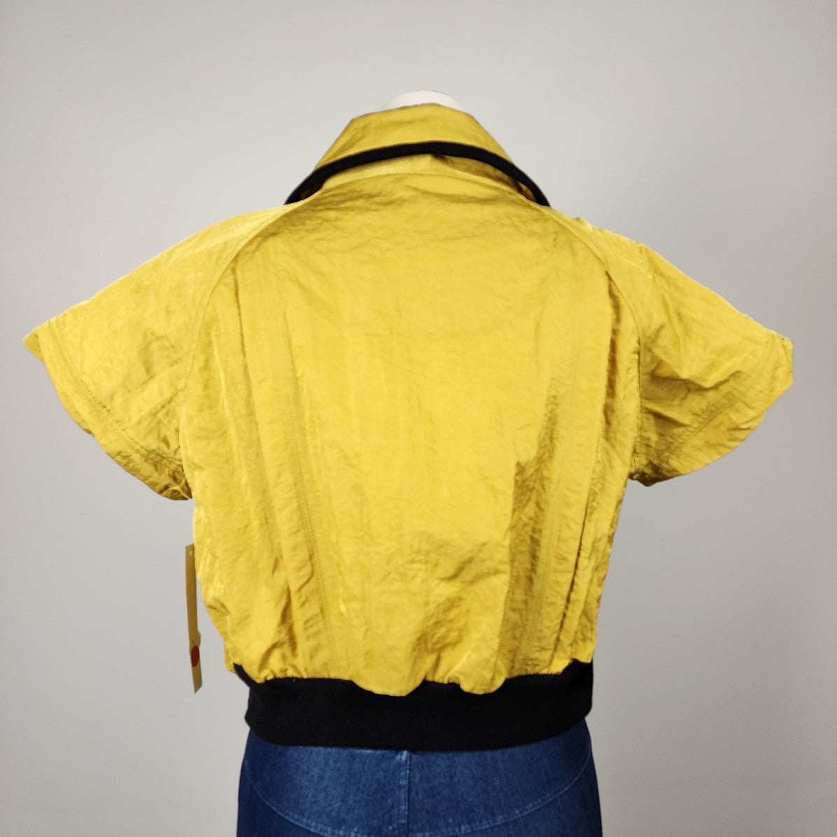 Design Today's Yellow & Black Short Sleeve Zip Up Jacket Size L