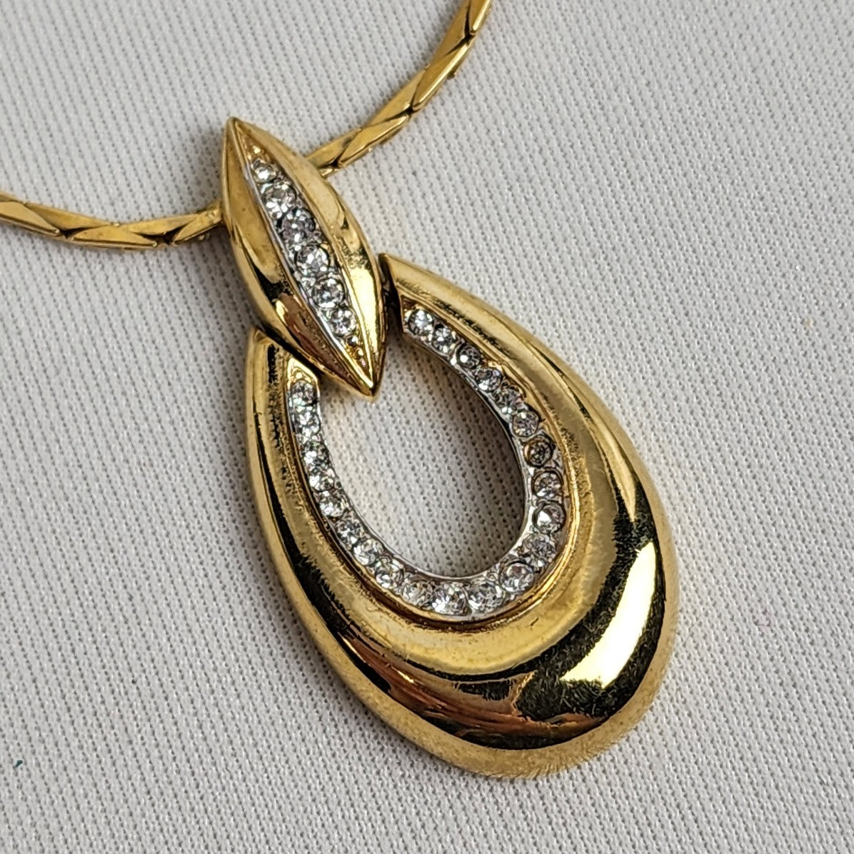 Vintage Dorlan Gold Tone Rhinestone Teardrop Necklace
