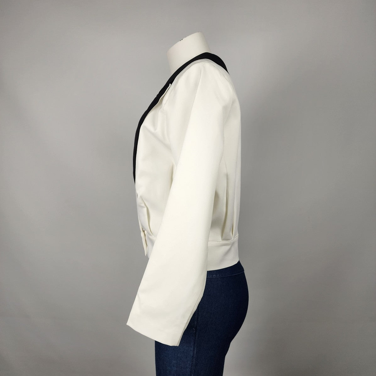 Kate Hewko White & Black Collar Blazer Size S/M