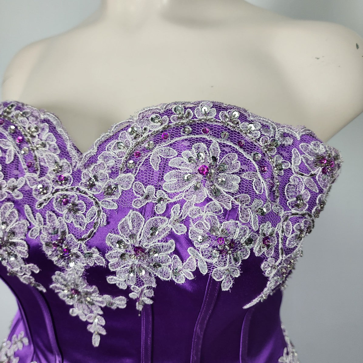 Allure Bridals Purple Rhinestones Lace Flower Tule Grad Prom Event Gown Size L