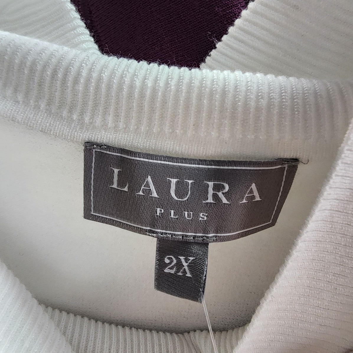 Laura Plus White Turtle Neck Sleeveless Top Size 2X