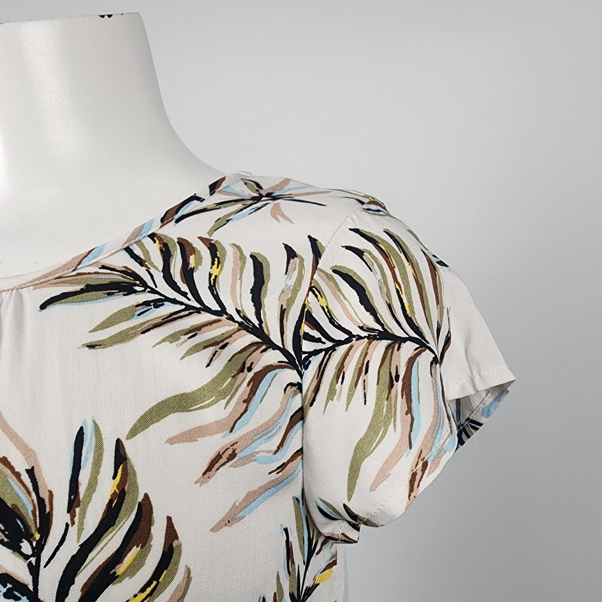 Soya Concept White Tropical Print Short Sleeve Top Size XS