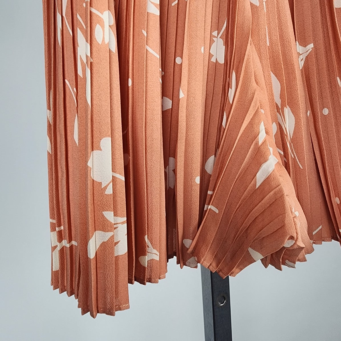 Lush Orange Floral Pleated Paper Bag Waist Shorts Size M