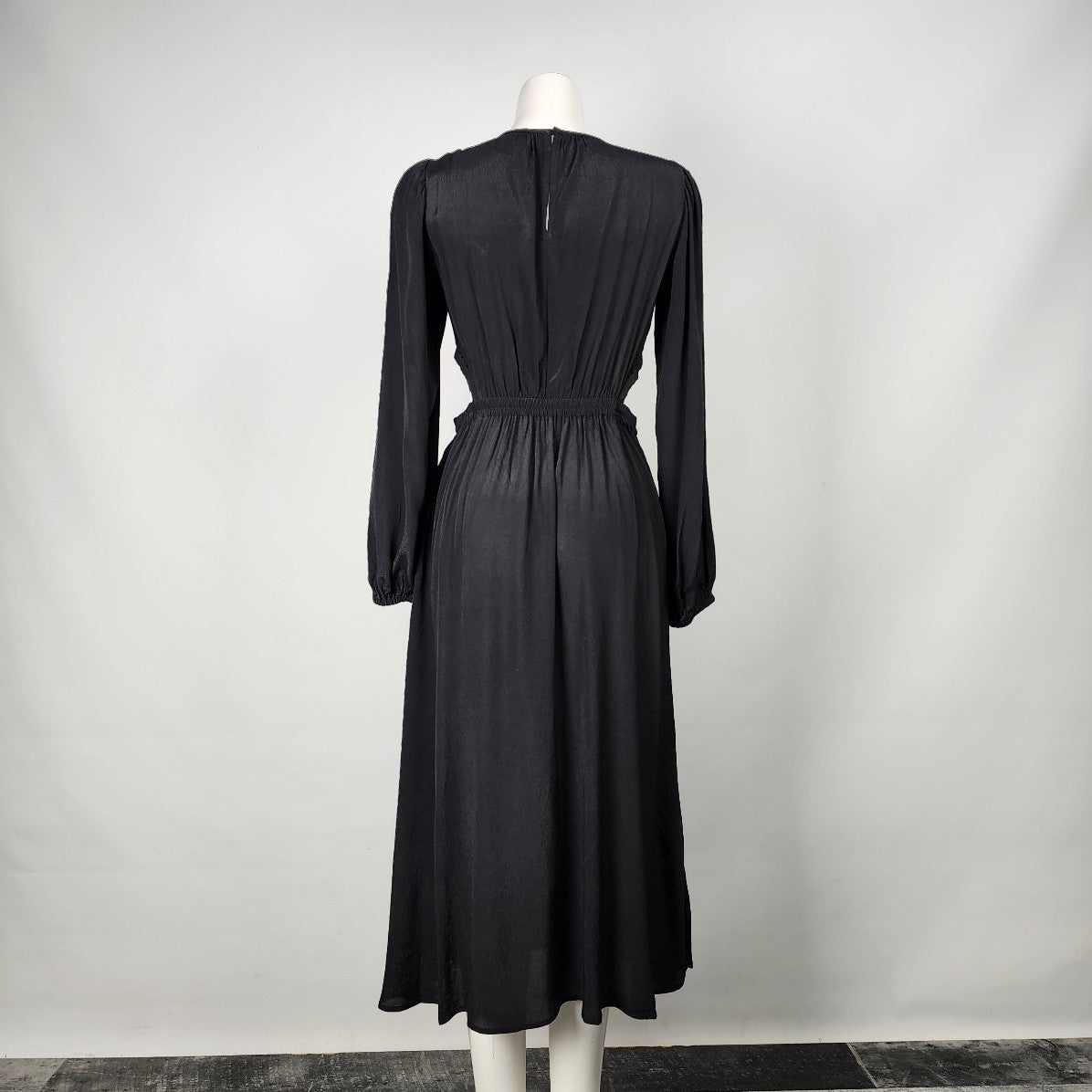 Gap Black Cutout Waist Detail Long Sleeve Midi Dress Size M