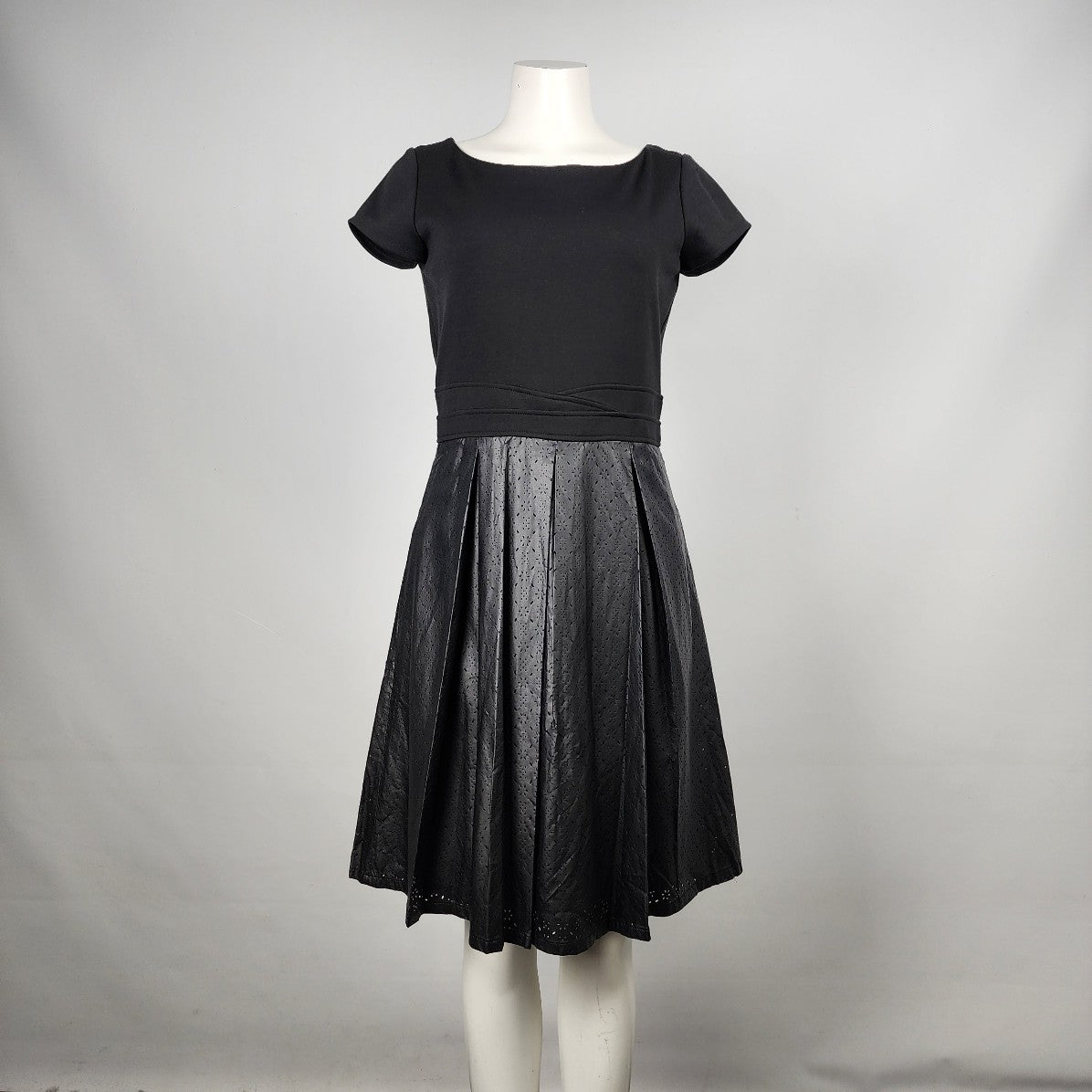 Ellen Tracy Black Faux Leather Laser Cut Skirt Fit & Flare Dress Size 8