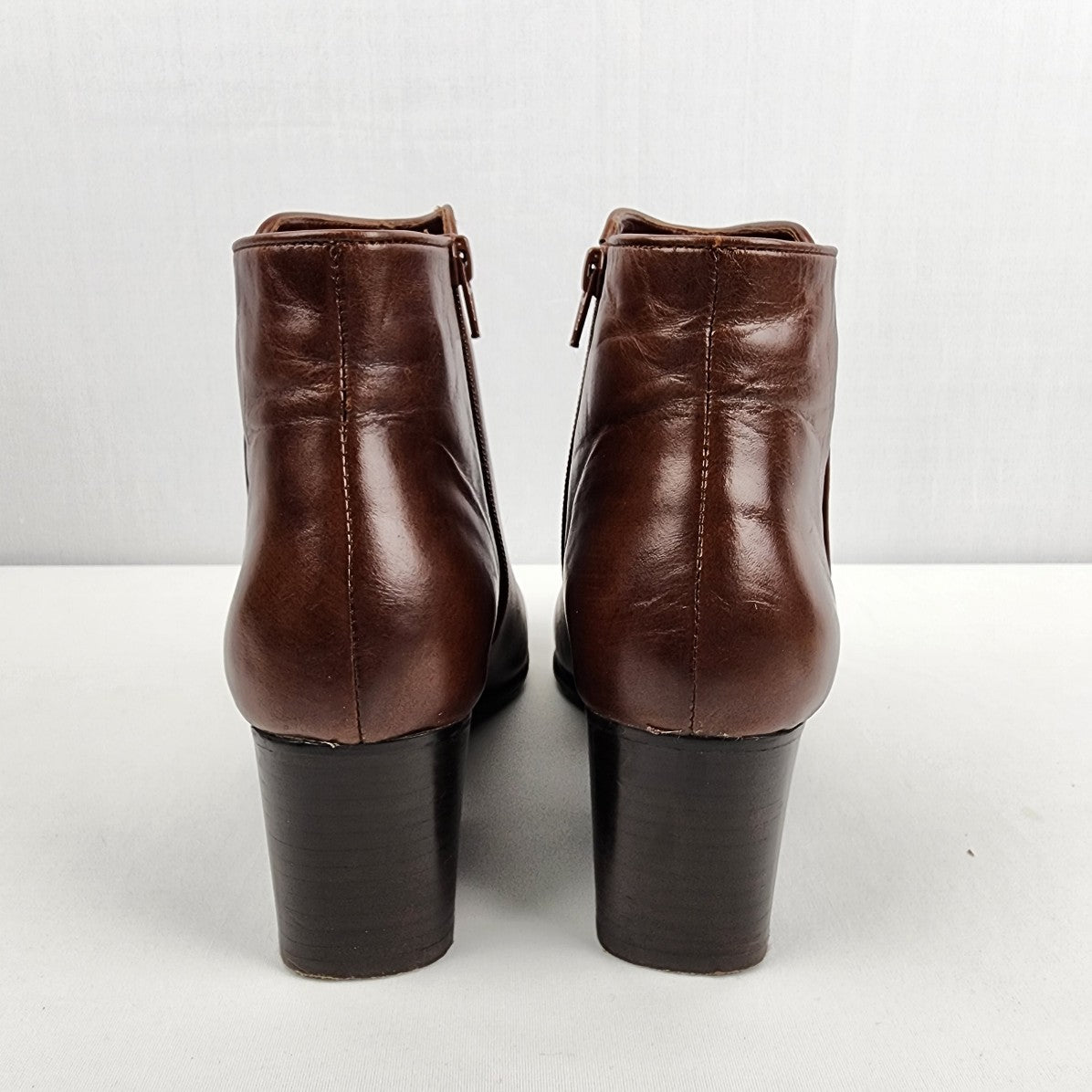 VANELi Brown Leather Side Zip Block Heel Ankle Boots Size 9