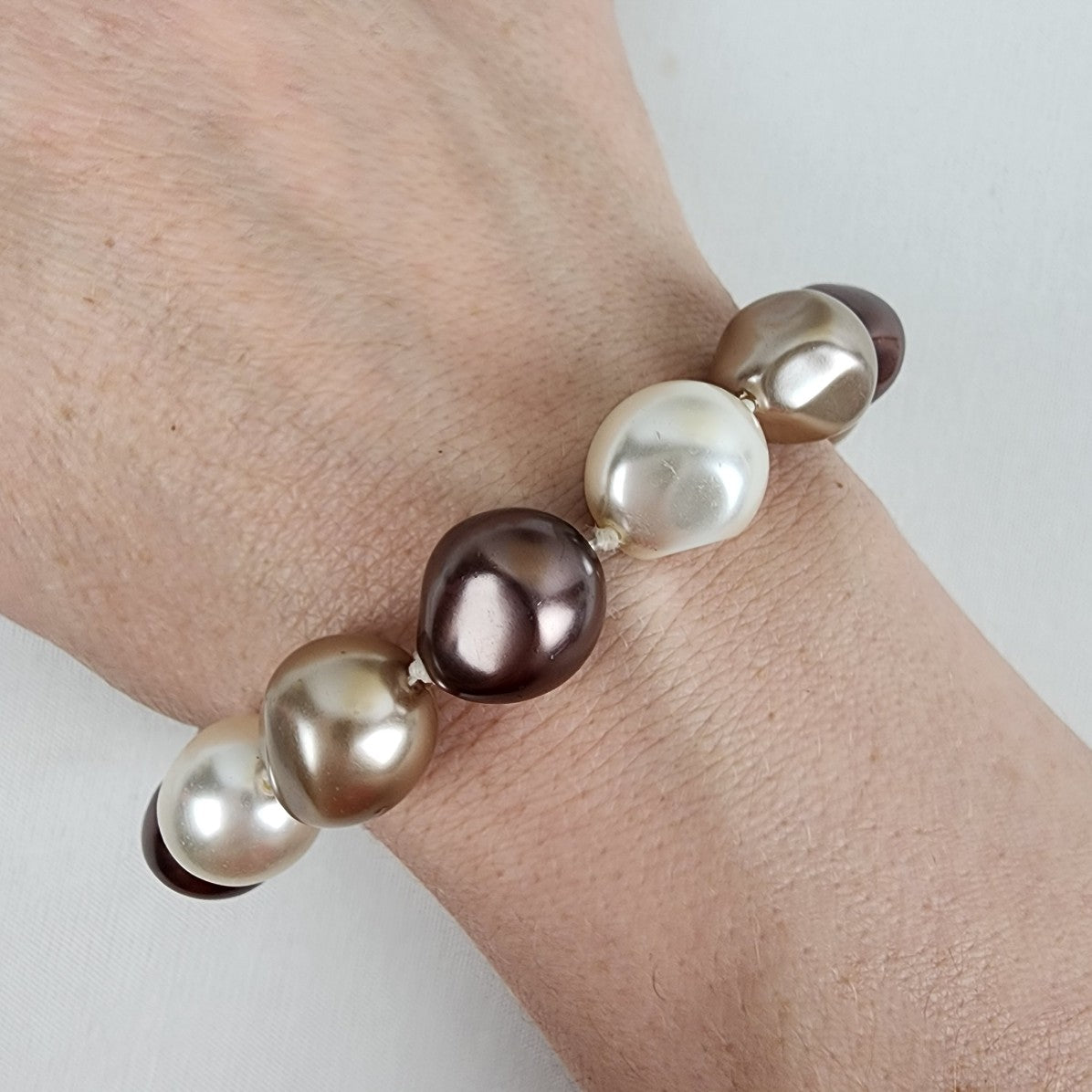 Brown & Cream Glass Beaded Faux Pearl Magnetic Bracelet