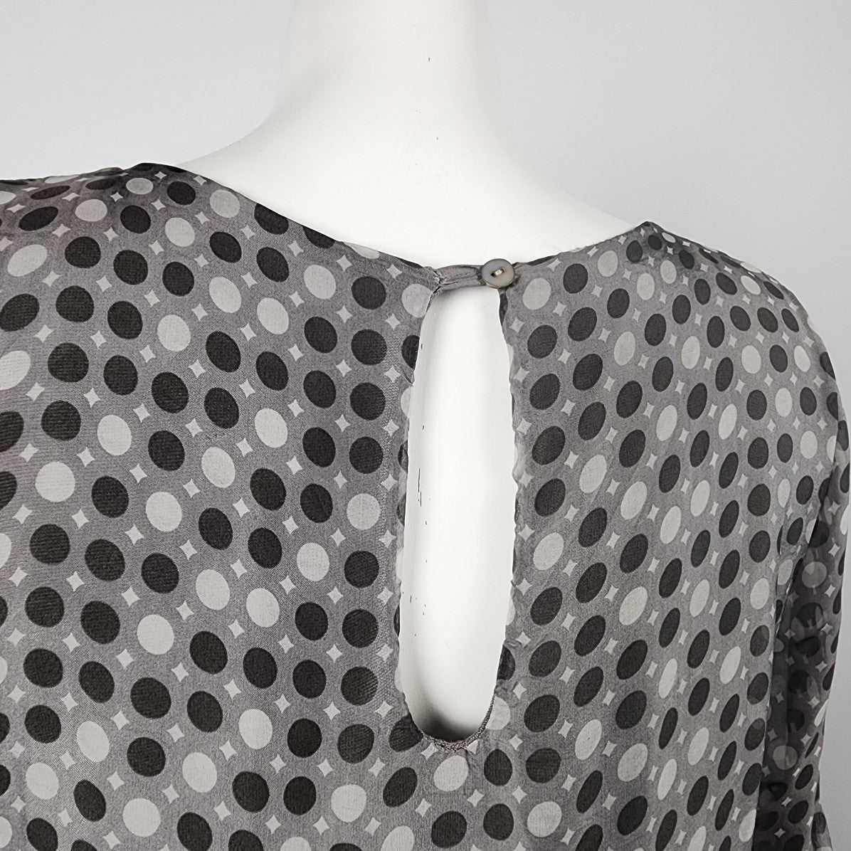 Angela Mara Grey Silk Empire Waist Long Sleeve Top Size S/M