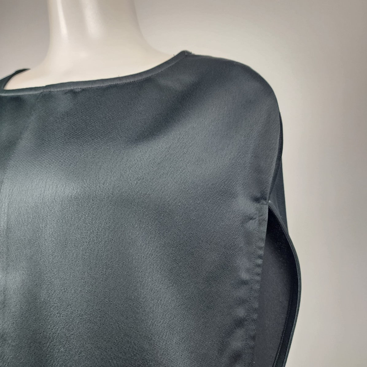 Halston Green Satin Sleeveless Blouse Top Size S/M