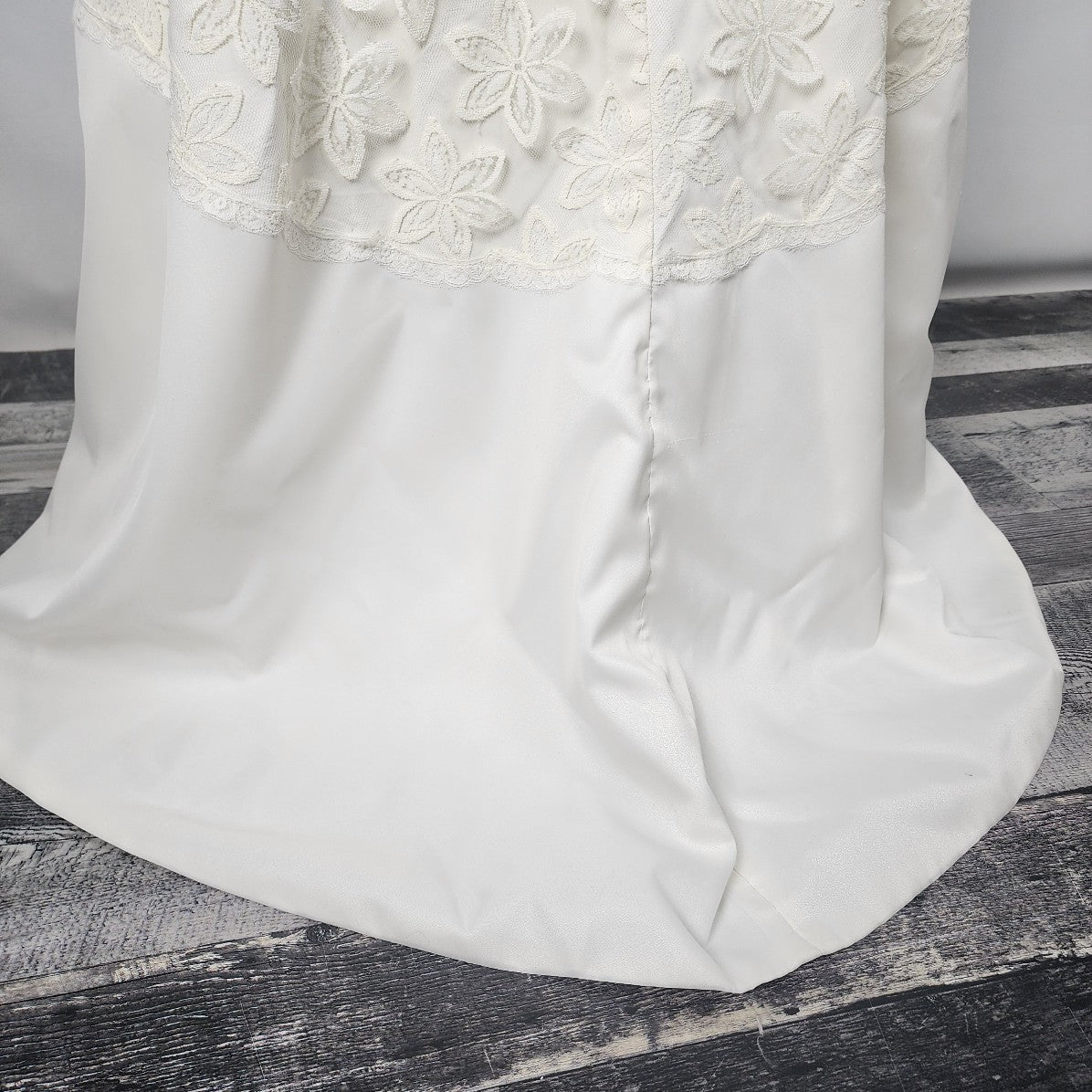 Vintage Cream Flower Detail Puff Sleeve Wedding Dress Size XS/S