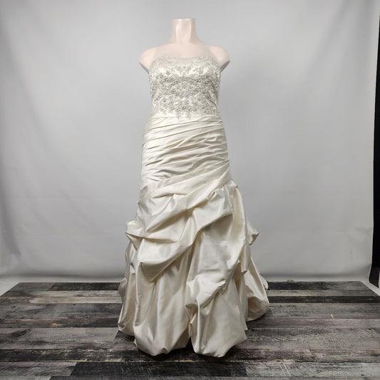 Ella Rosa White Embroidered Floral Rhinestone Wedding Gown Size 1X-2X