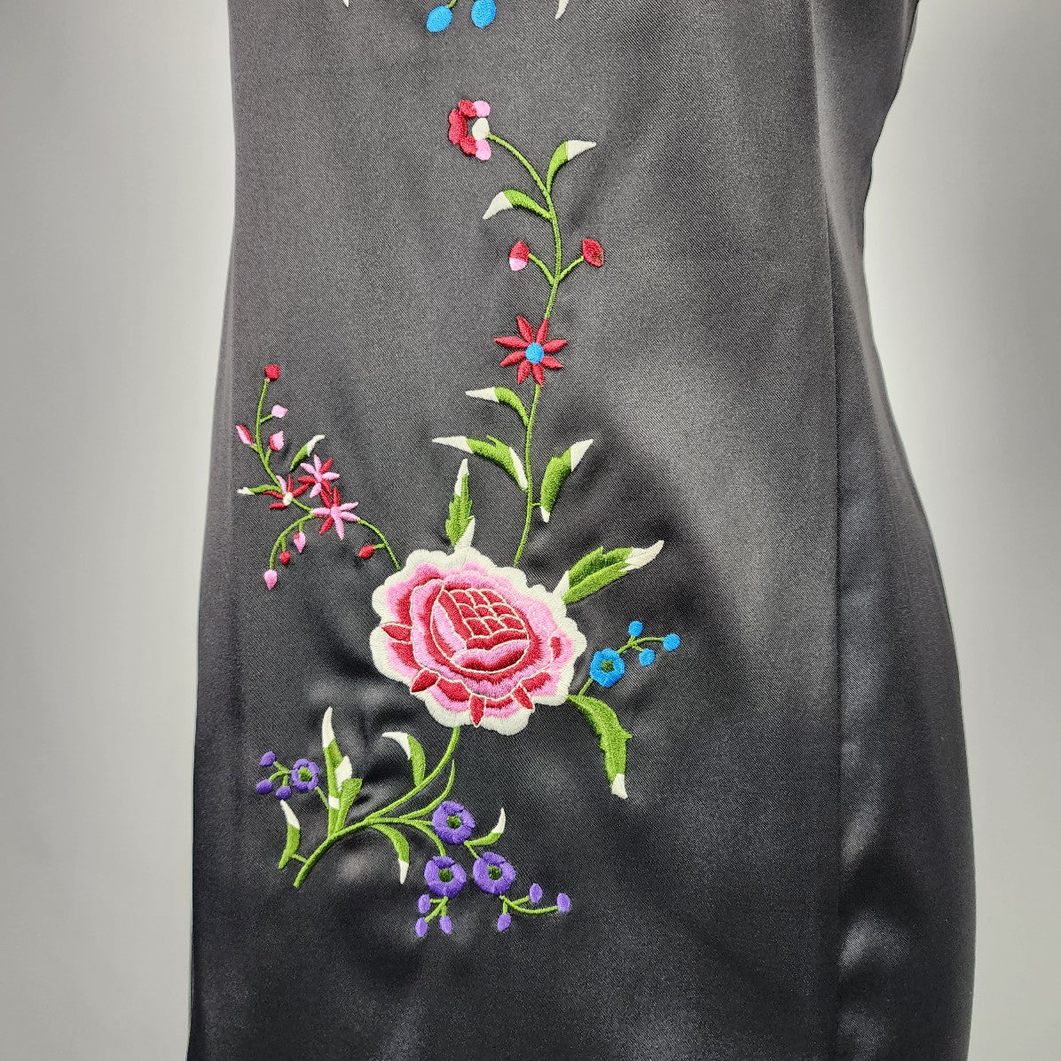 Vintage Smart Set Black Satin Embroidered Floral Detail Dress Size M