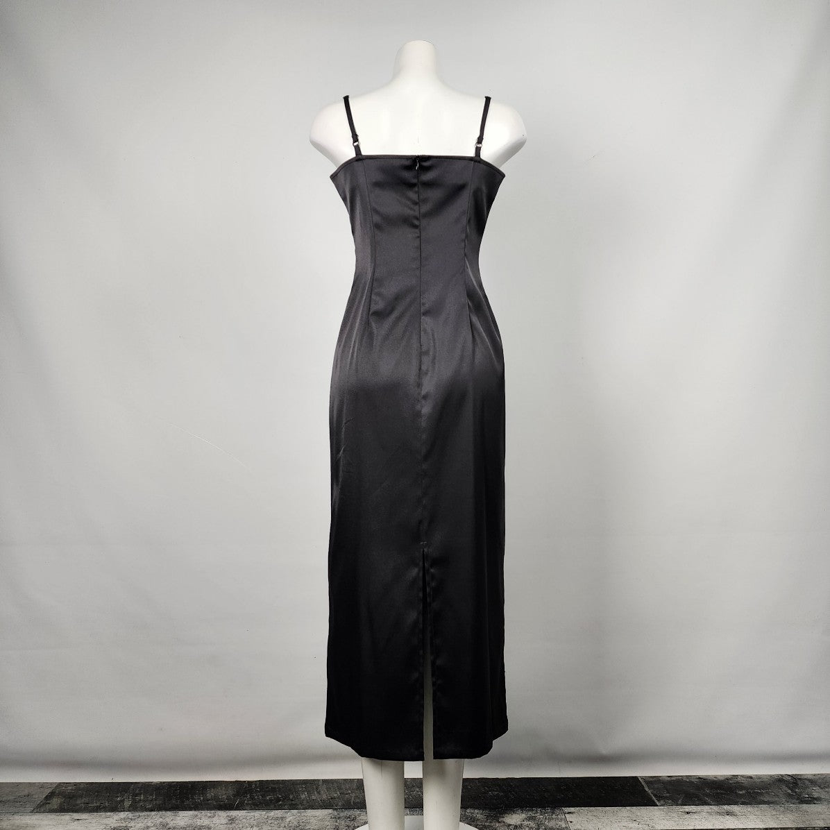 Vintage Smart Set Black Satin Embroidered Floral Detail Dress Size M