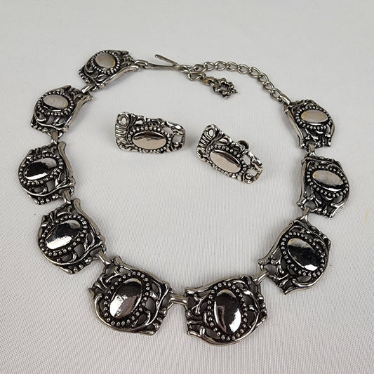 Vintage Silver Tone Collar Necklace & Screw Back Earrings Set