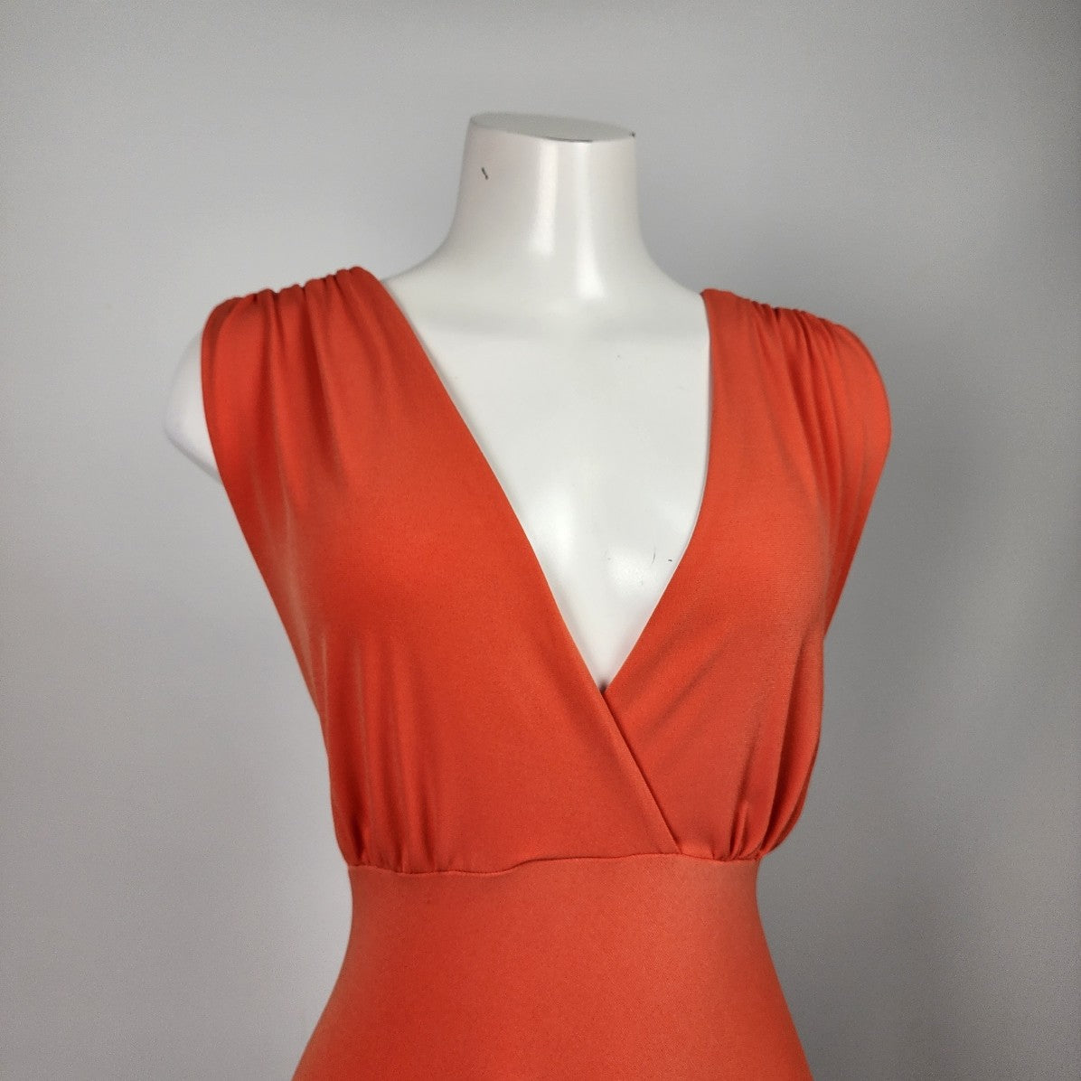 Gilmore Tangerine V Neck Midi Event Dress Size M