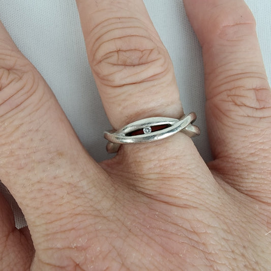 Avon 925 Sterling Silver Diamond Ring Size 7
