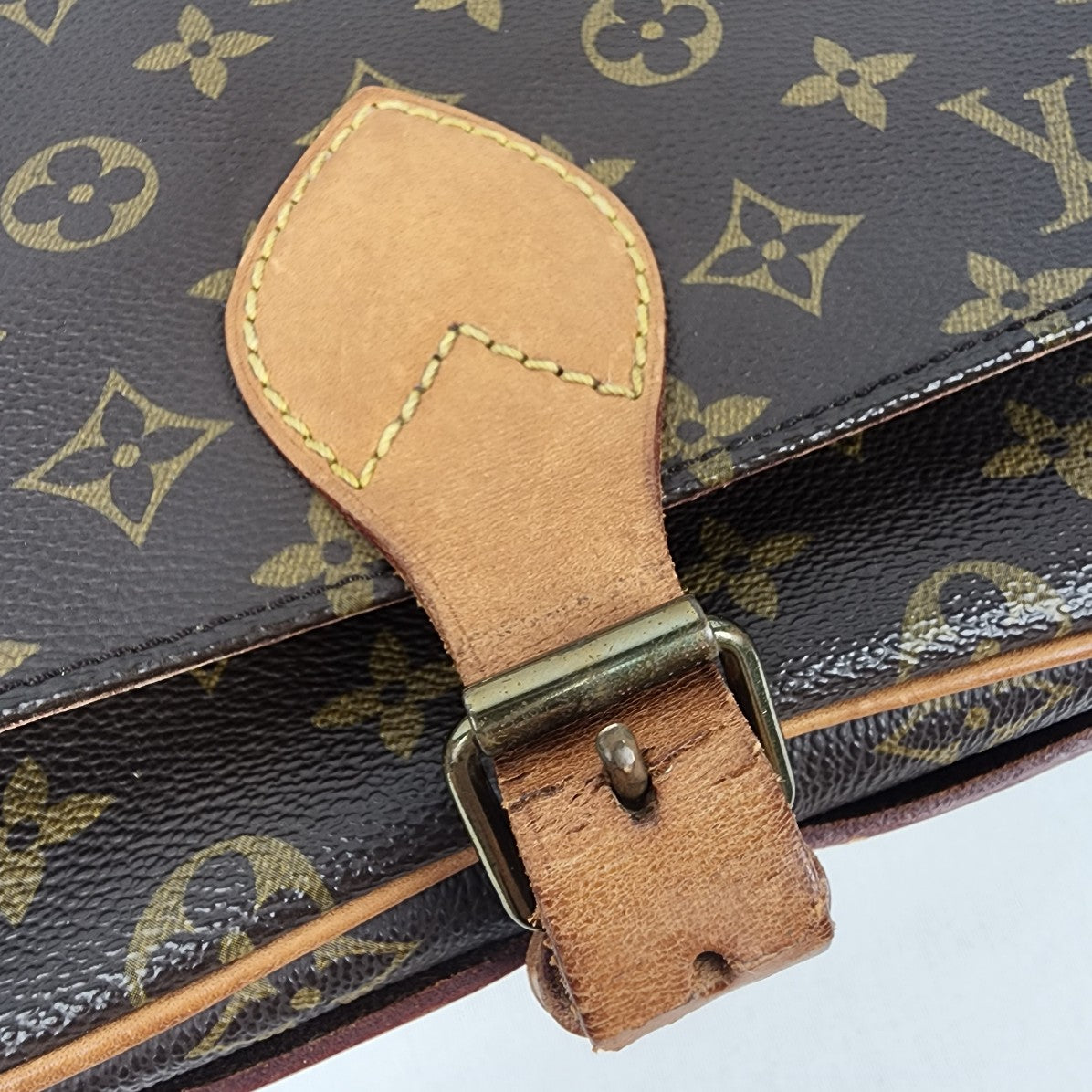 Louis Vuitton Cartouchiere MM Monogram Canvas Leather Strap Messenger Purse