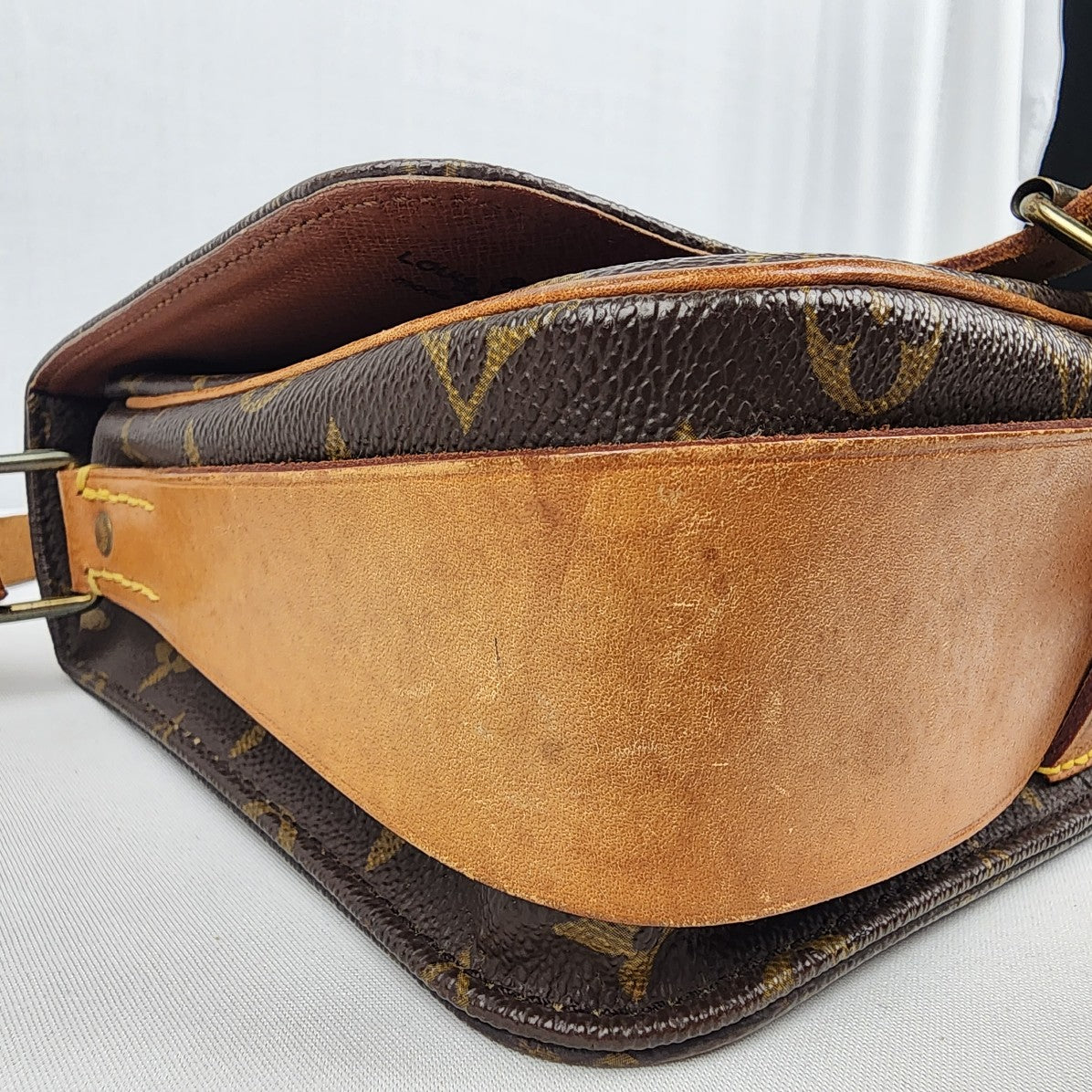 Louis Vuitton Cartouchiere MM Monogram Canvas Leather Strap Messenger Purse