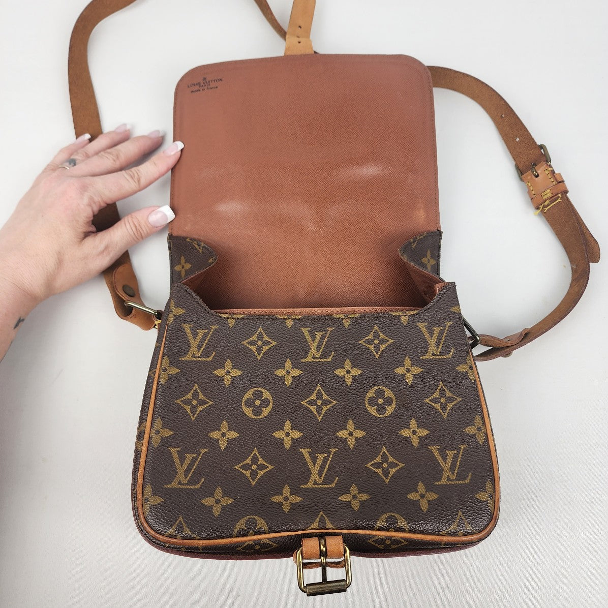 Louis Vuitton Cartouchiere MM Monogram Canvas Leather Strap Messenger Purse