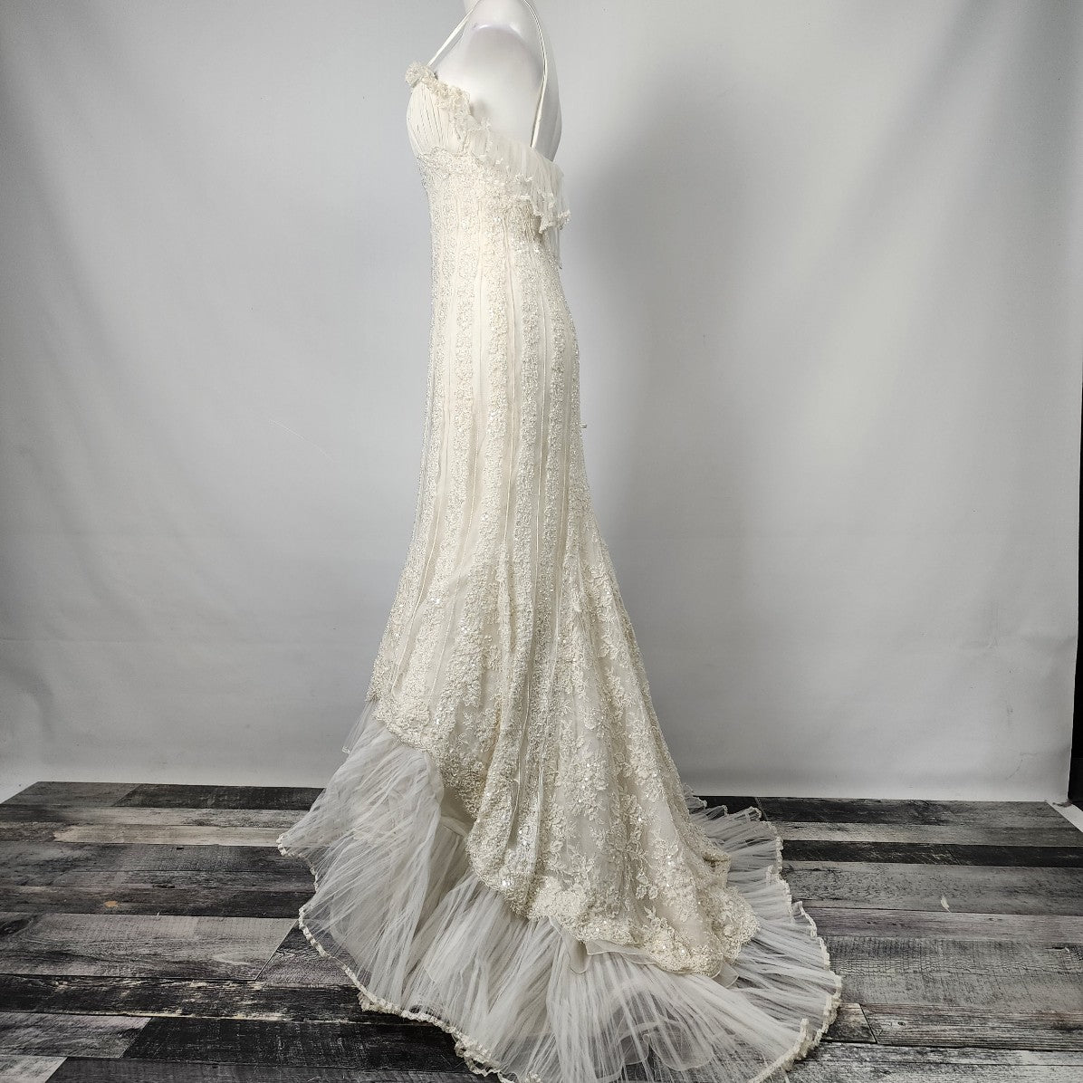 Pronovias Cream Silk Beaded Lace High Low Wedding Gown Size XS