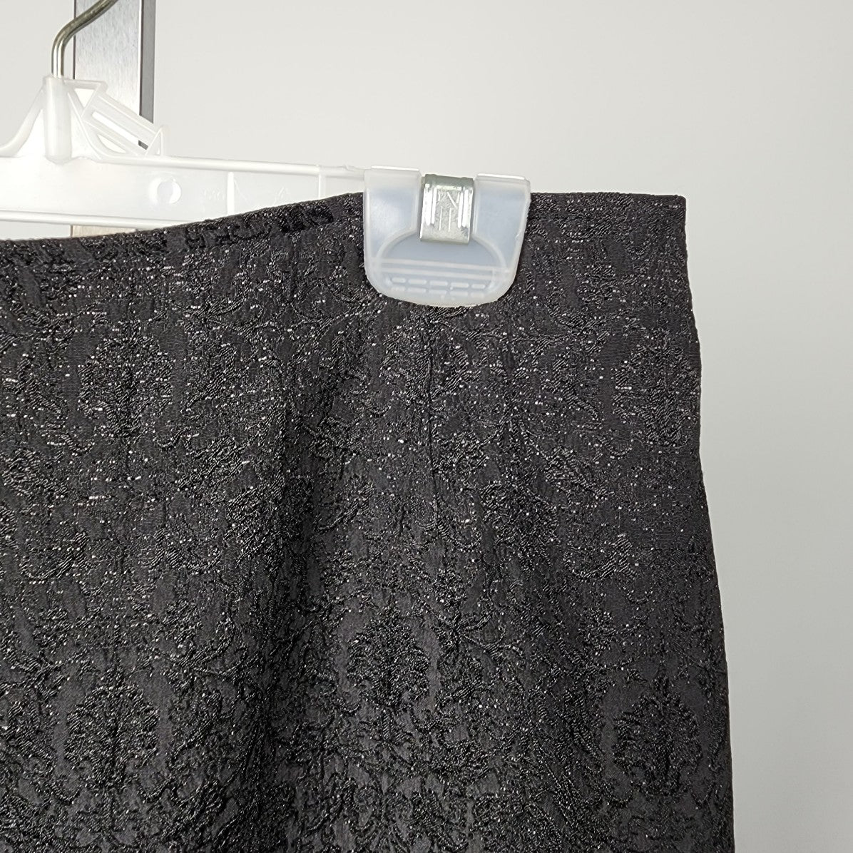 Linea Domani Black Flower Lace Pencil Skirt Size 6