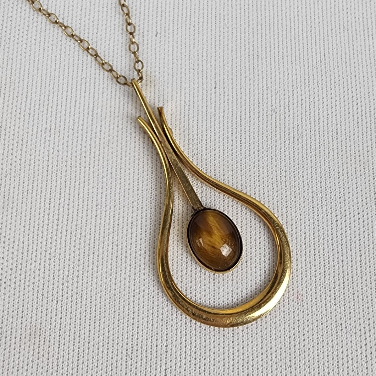 Vintage Avon 14K Gold Fill Tiger Eye Teardrop Necklace