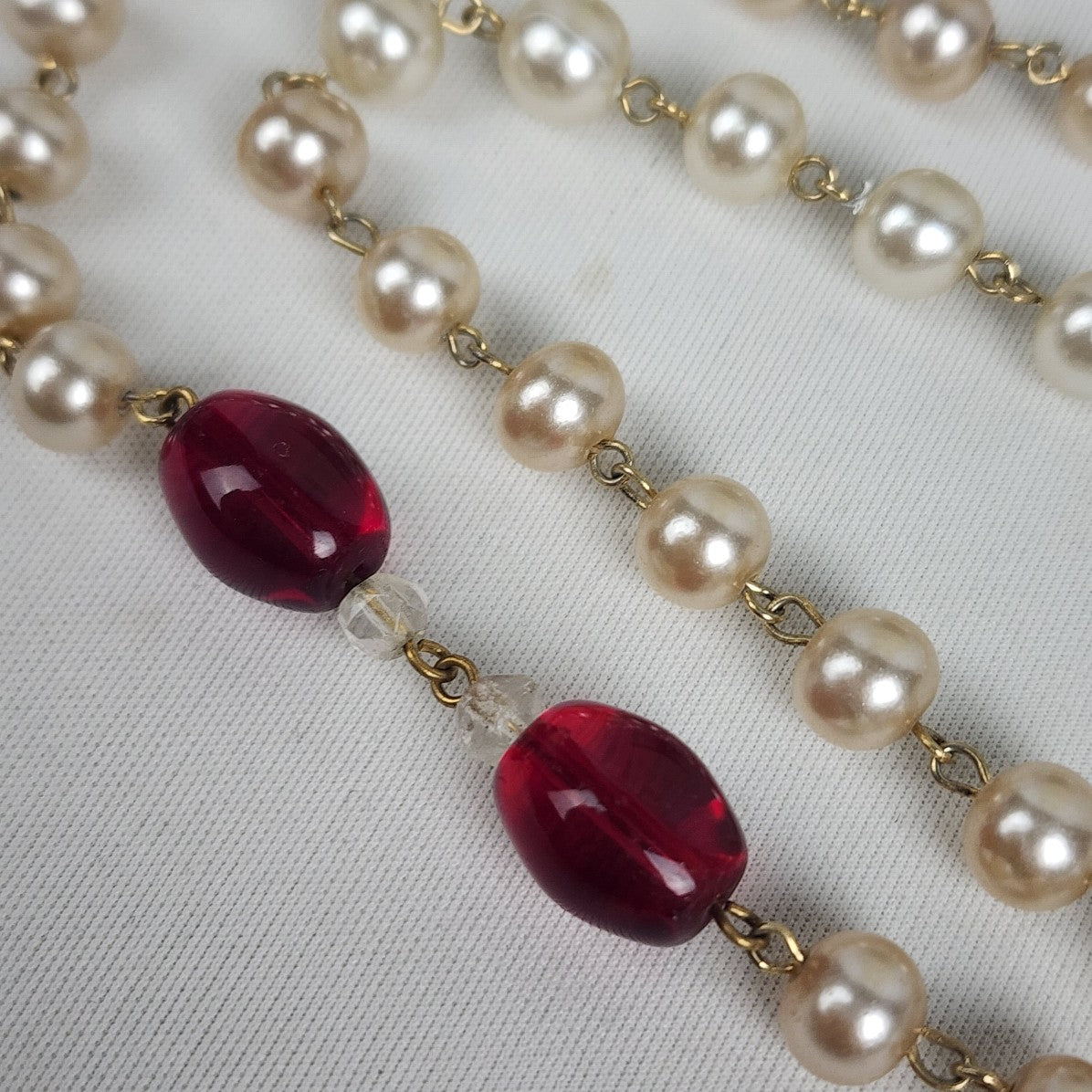 Vintage White Faux Pearl Red Glass Beaded Necklace