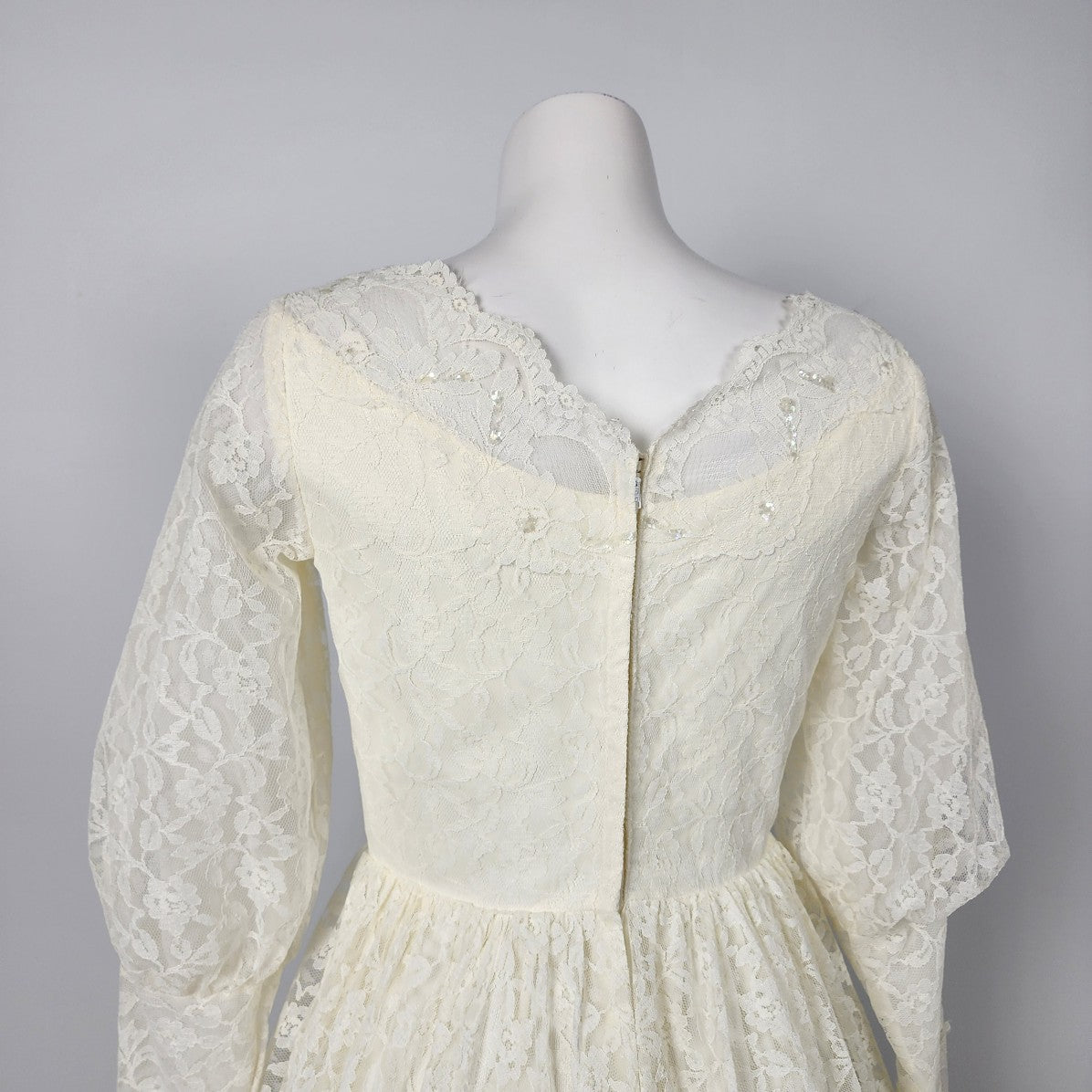 Vintage Union Label White Lace Layered Ruffle Skirt Wedding Dress Size XS/S
