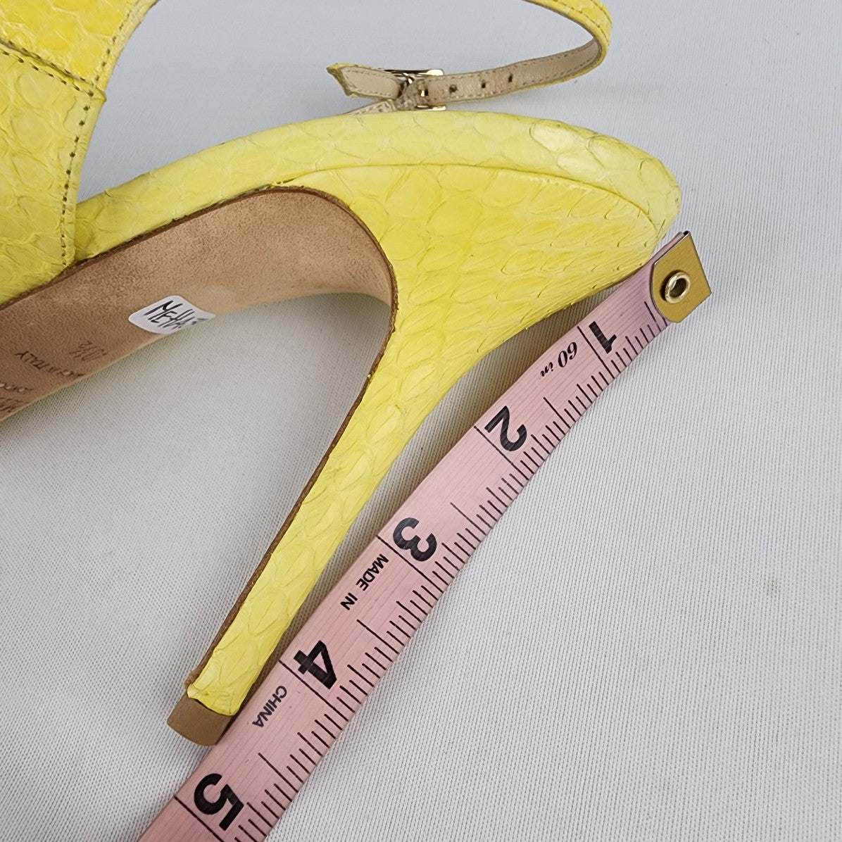 Jimmy Choo Yellow Snake Skin Pointed Toe Sling Back Pumps Size 9