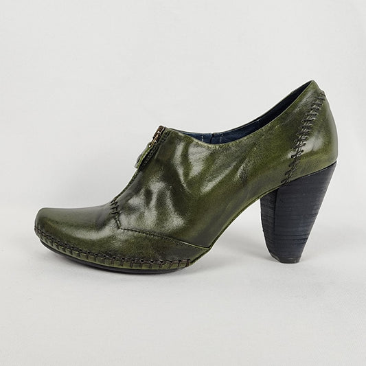 Virus Green Leather Pointed Toed Heeled Booties Size 8.5