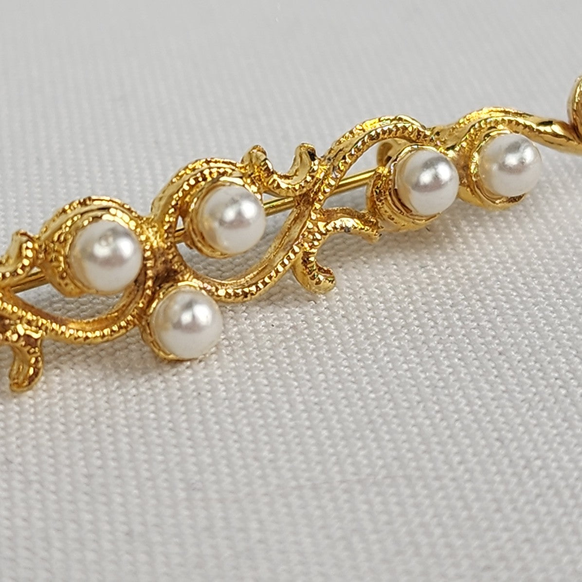 Vintage Faux Pearl Gold Tone Bar Brooch