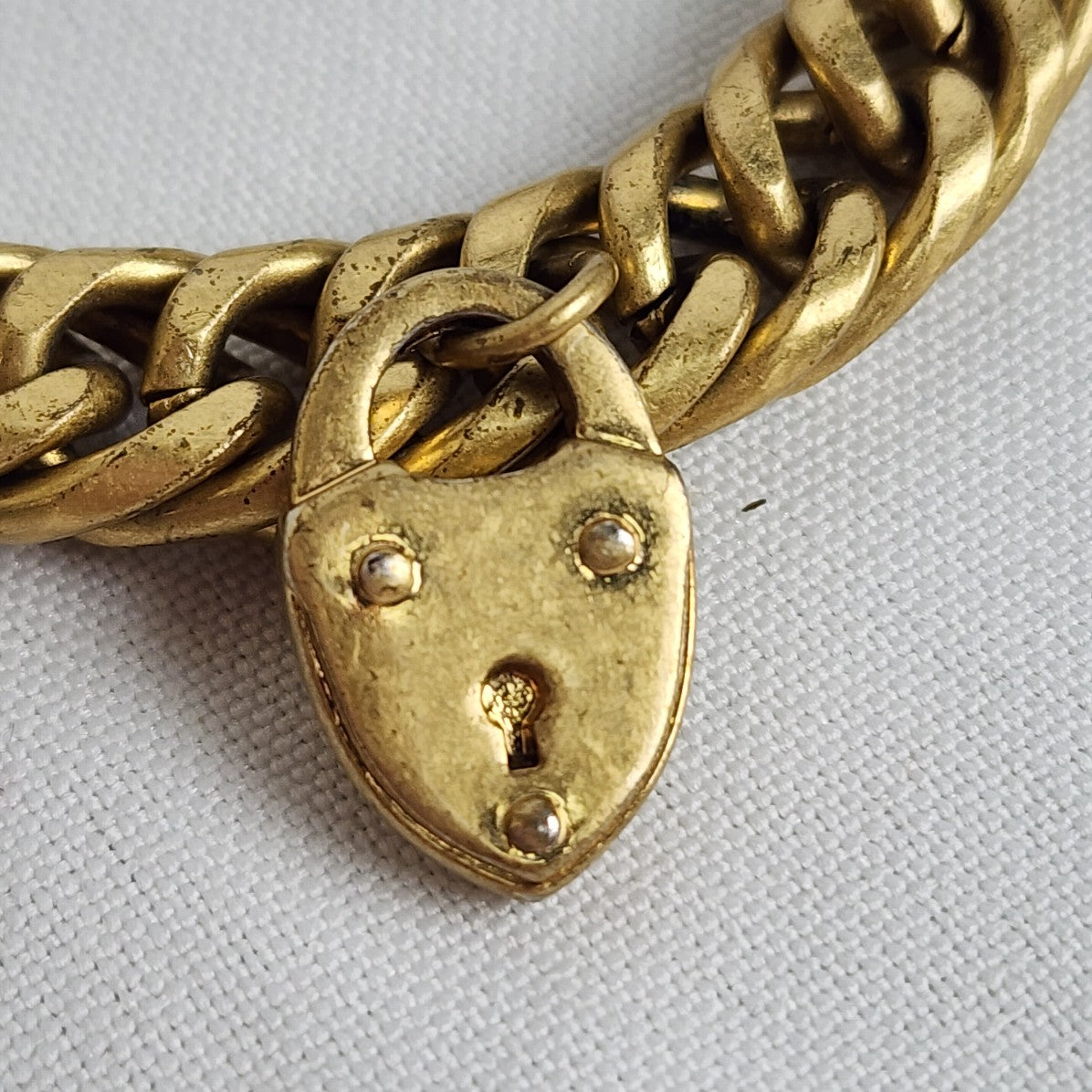 Stella & Dot Gold Tone Chain Heart Charm Bracelet