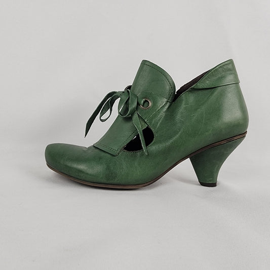 Chocolate Green Leather Lace Up Heeled Booties Size 8.5