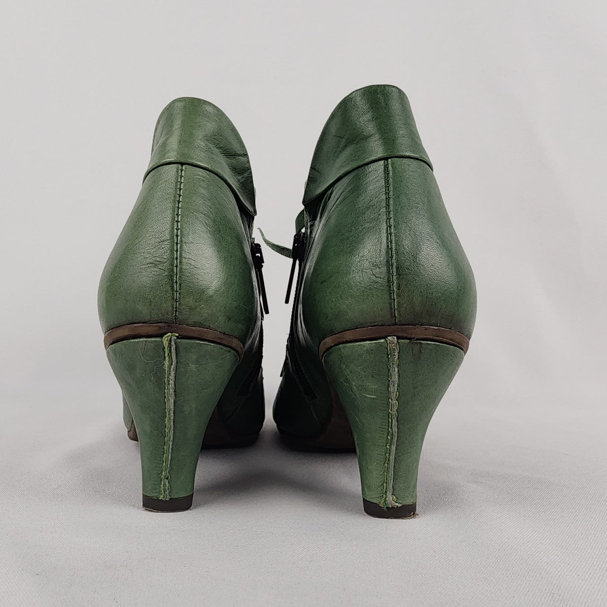 Chocolate Green Leather Lace Up Heeled Booties Size 8.5
