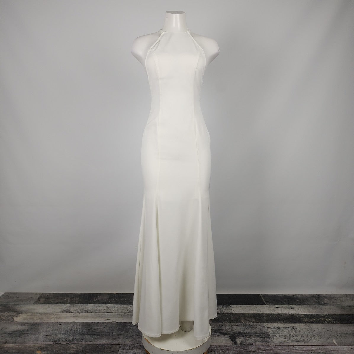 White Halter Neck White Body Con Wedding Dress Size 4