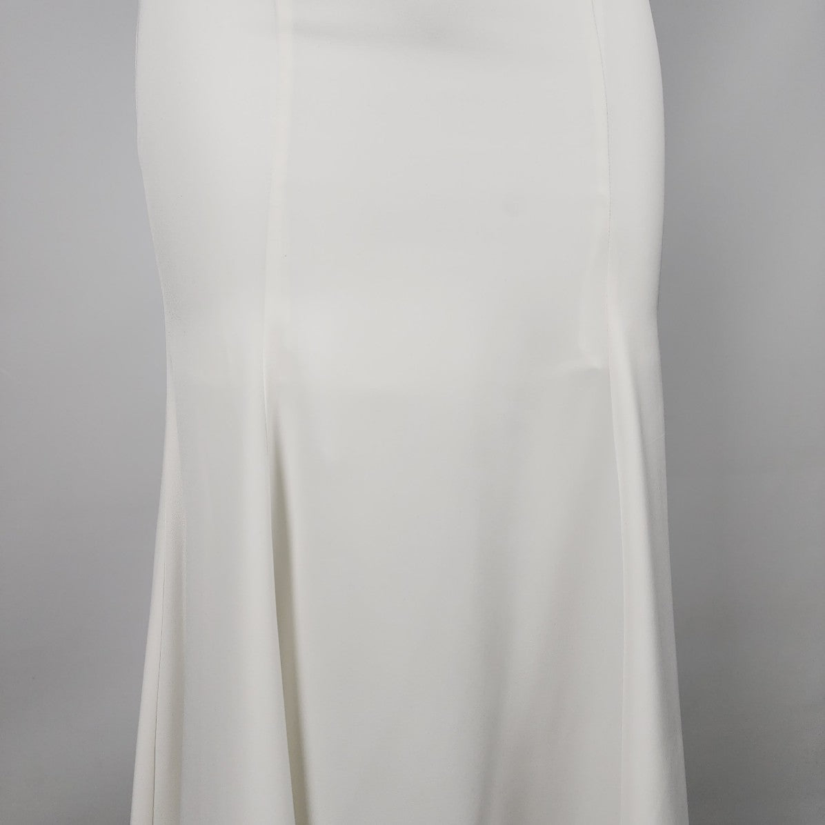 White Halter Neck White Body Con Wedding Dress Size 4