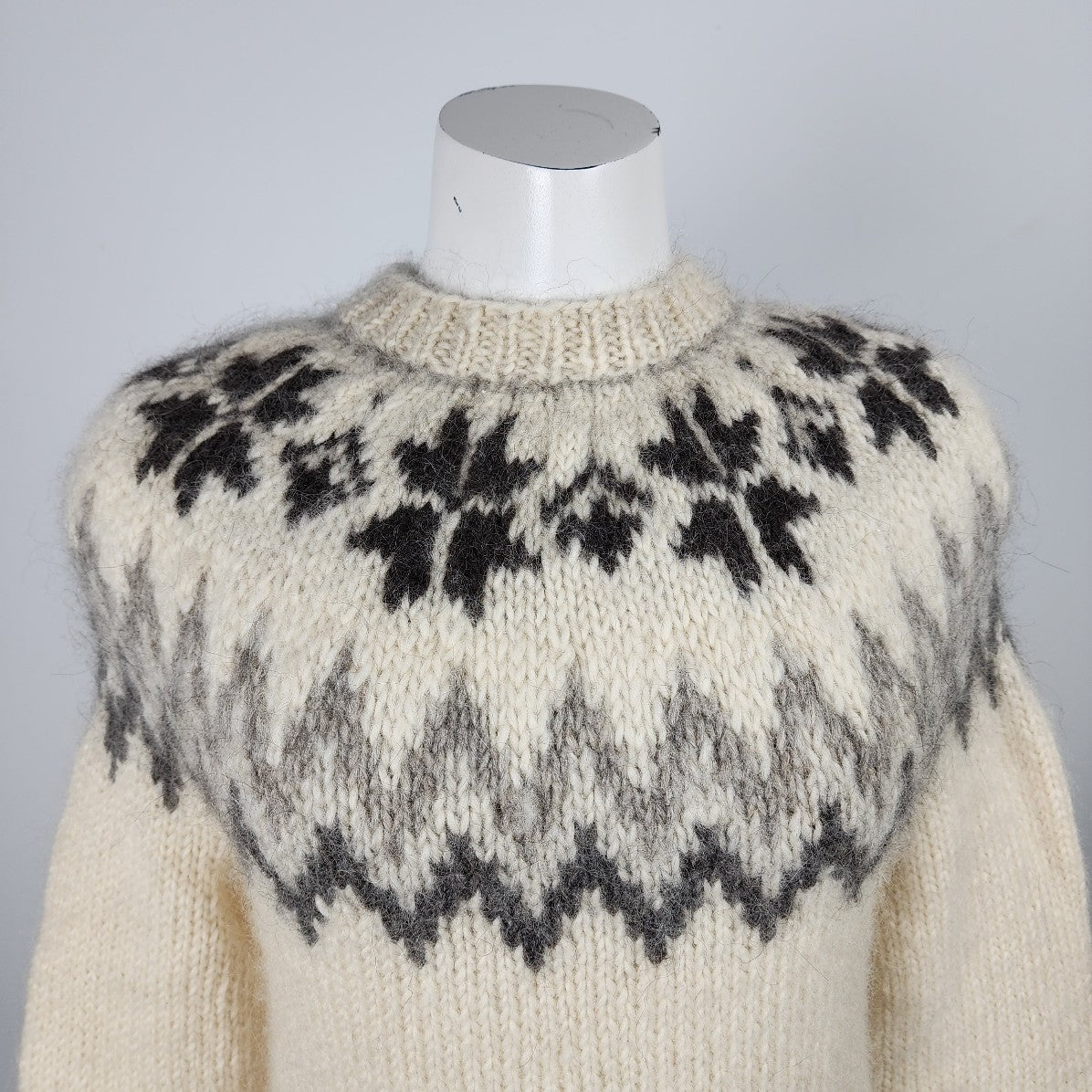 Vintage Handknit Wool Cream Fair Isle Sweater Size S/M