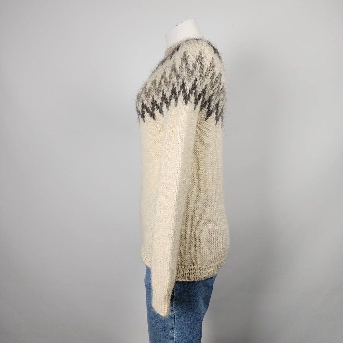 Vintage Handknit Wool Cream Fair Isle Sweater Size S/M