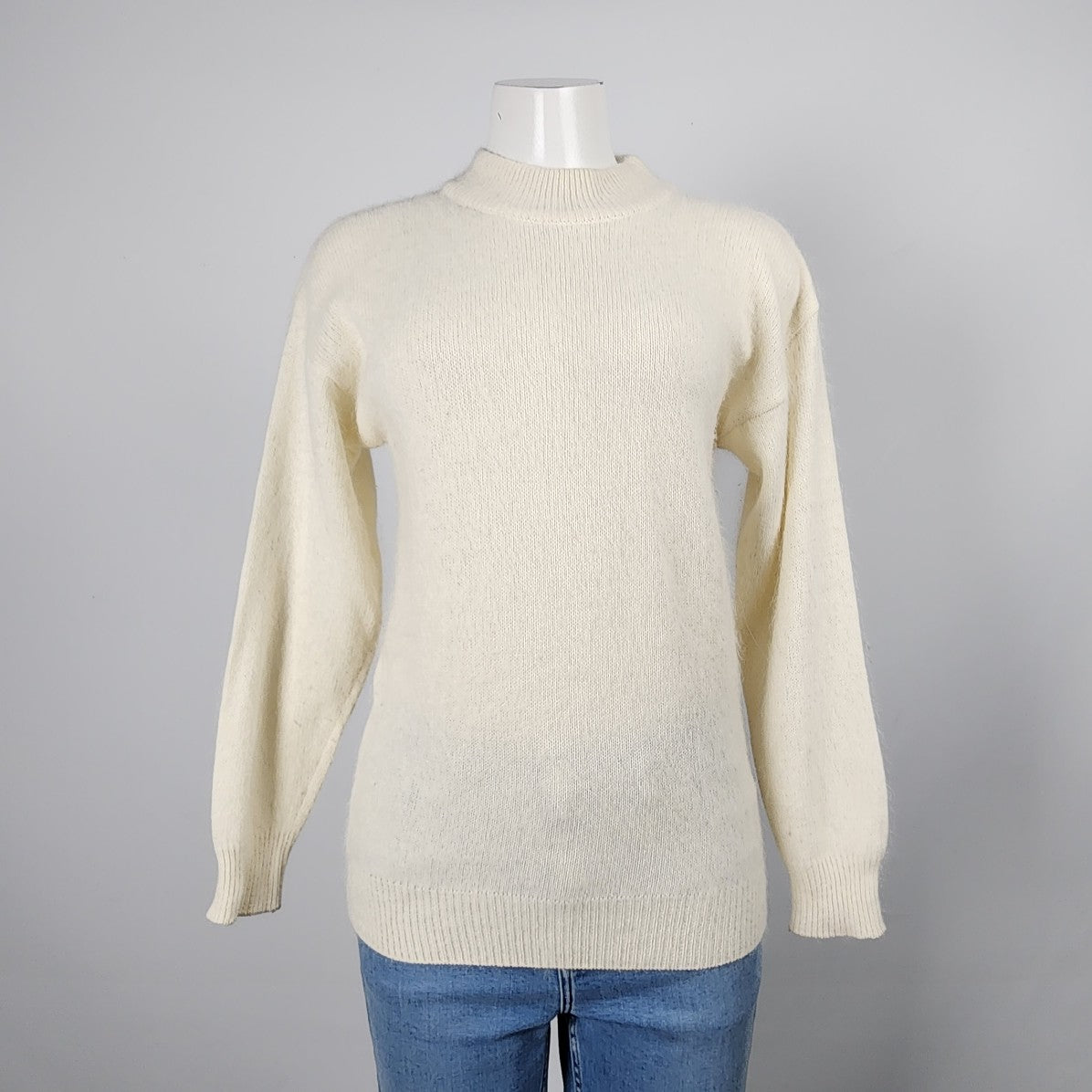 Vintage Soft Knit Cream Turtle Neck Sweater Size S