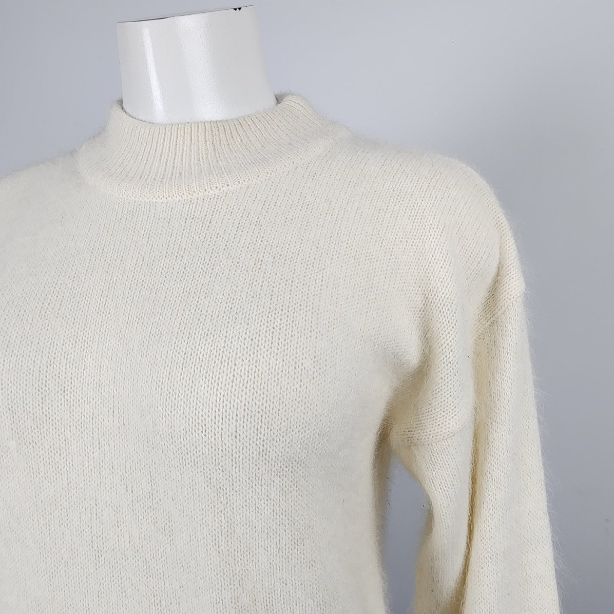 Vintage Soft Knit Cream Turtle Neck Sweater Size S
